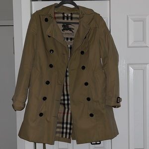 Burberry London Trench Coat 🧥